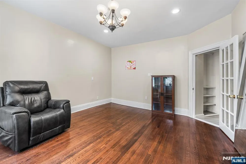 328 Springdale Avenue East Orange, NJ 07017