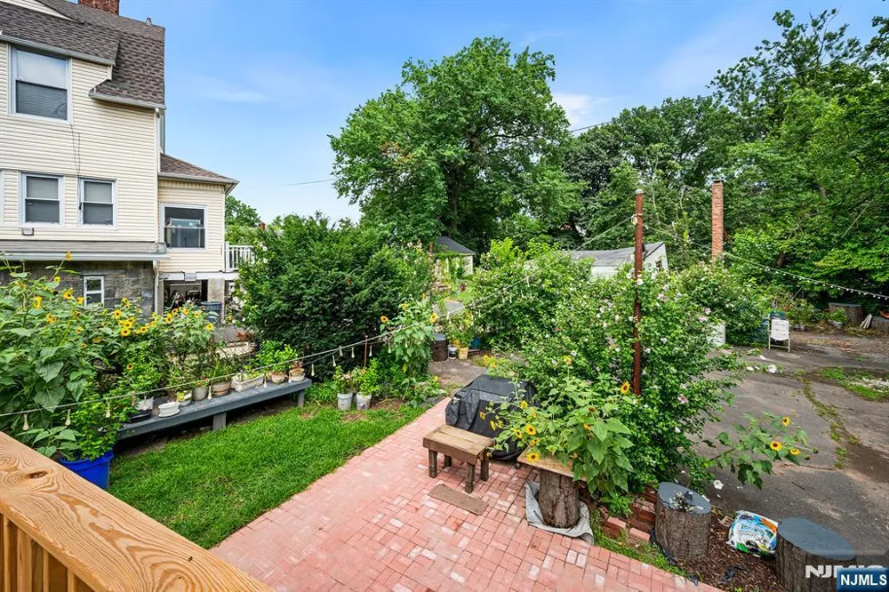 328 Springdale Avenue East Orange, NJ 07017