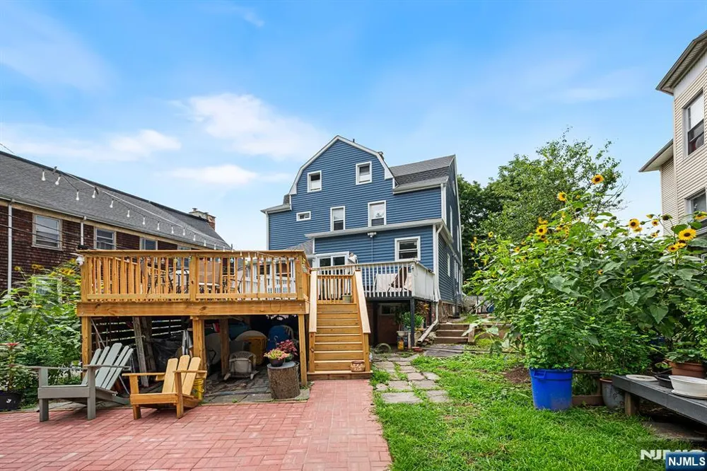 328 Springdale Avenue East Orange, NJ 07017
