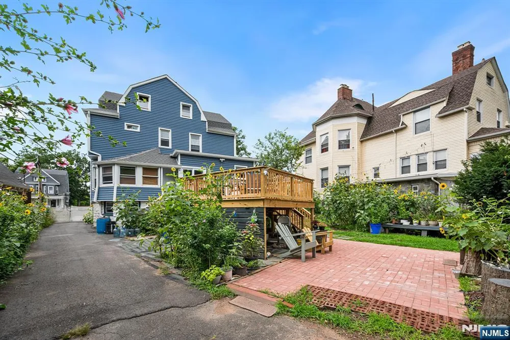 328 Springdale Avenue East Orange, NJ 07017