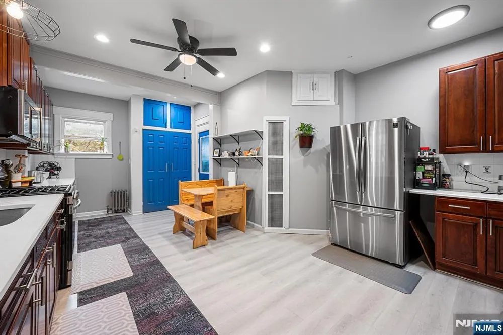 328 Springdale Avenue East Orange, NJ 07017