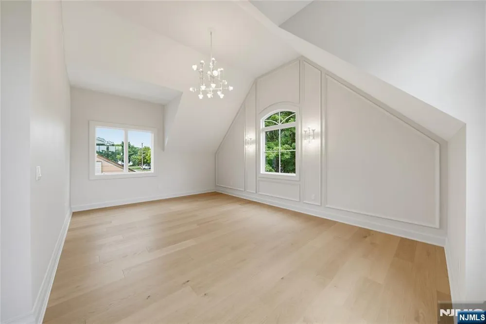 92 Oliver Road Paramus, NJ 07652