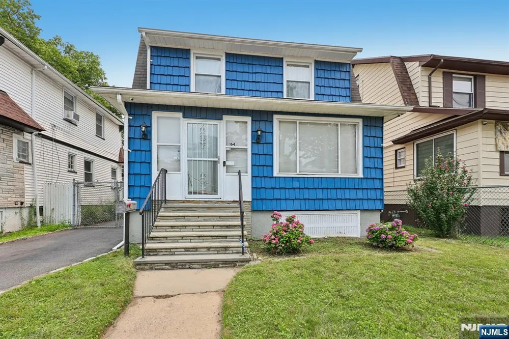 164 Freeman Avenue East Orange, NJ 07018