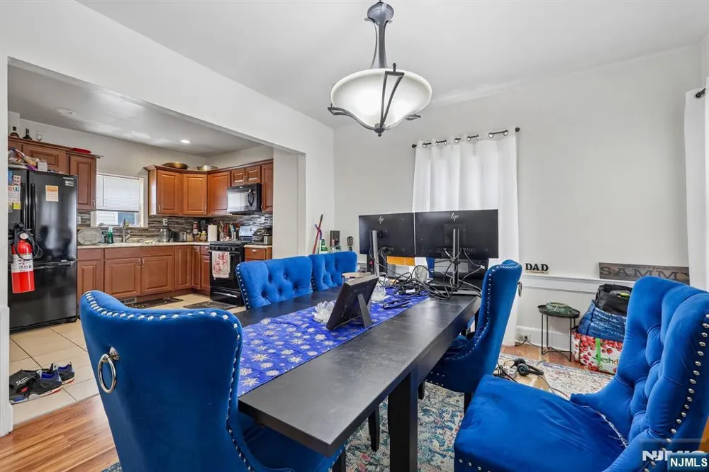164 Freeman Avenue East Orange, NJ 07018
