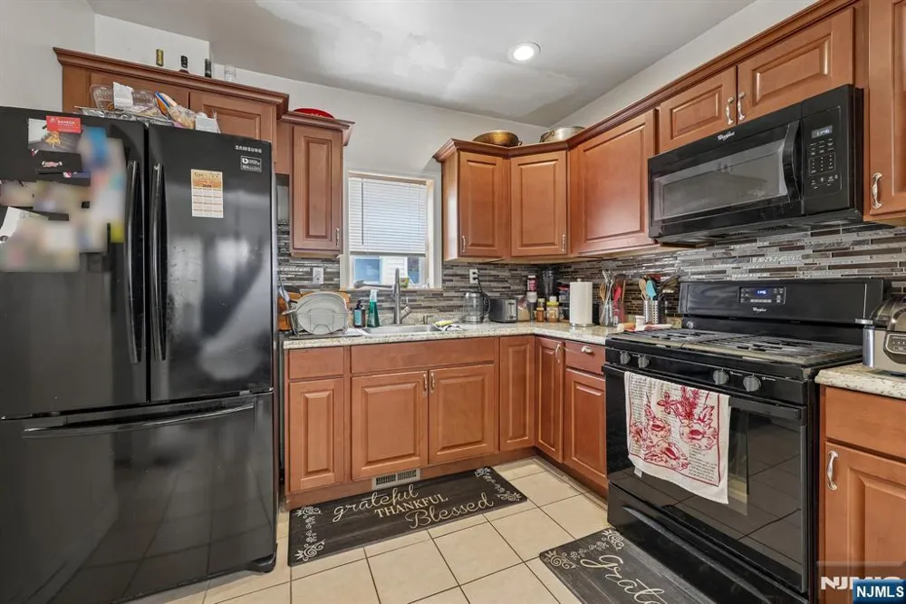 164 Freeman Avenue East Orange, NJ 07018