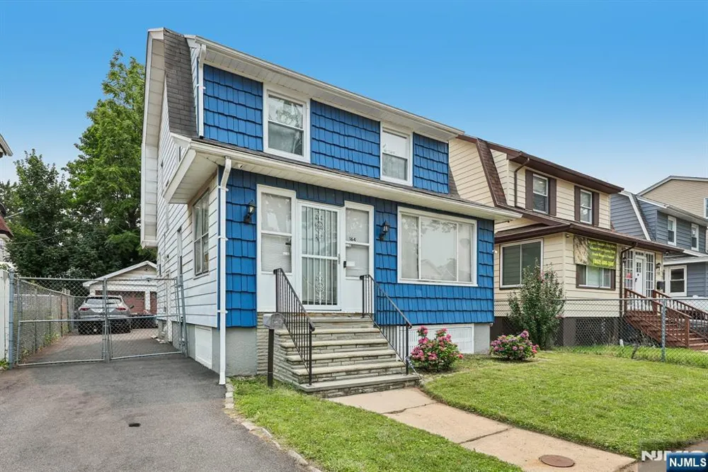 164 Freeman Avenue East Orange, NJ 07018