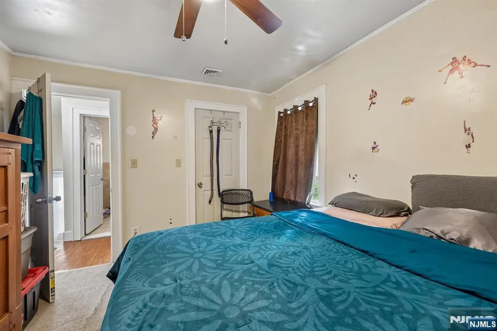 164 Freeman Avenue East Orange, NJ 07018