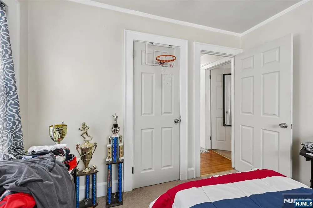 164 Freeman Avenue East Orange, NJ 07018