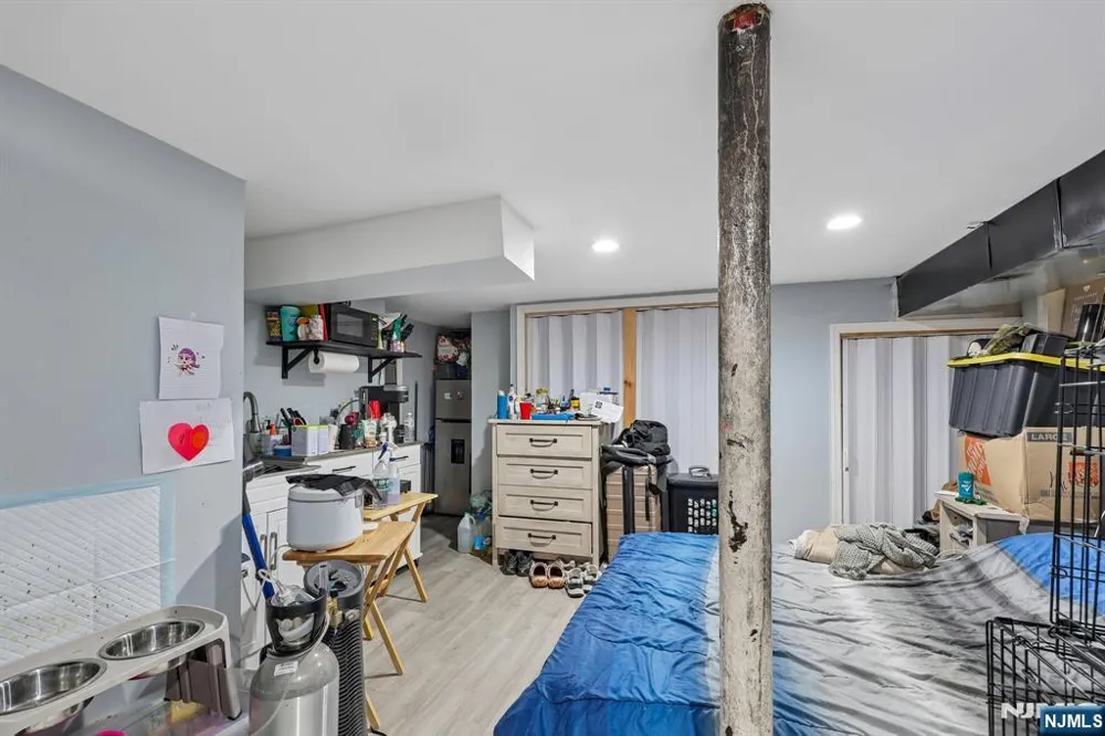 164 Freeman Avenue East Orange, NJ 07018