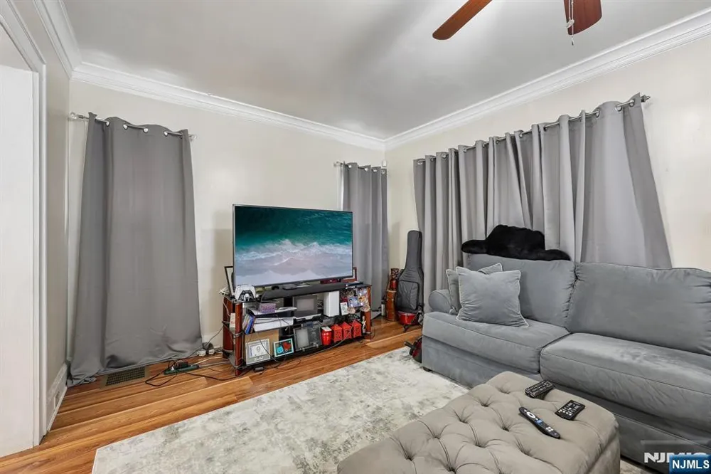 164 Freeman Avenue East Orange, NJ 07018