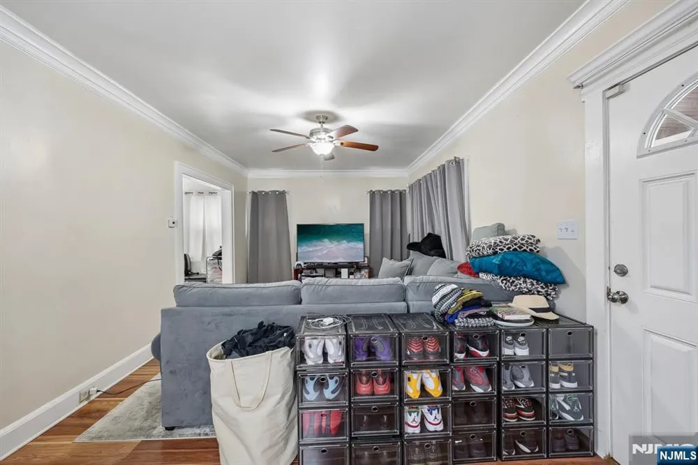 164 Freeman Avenue East Orange, NJ 07018