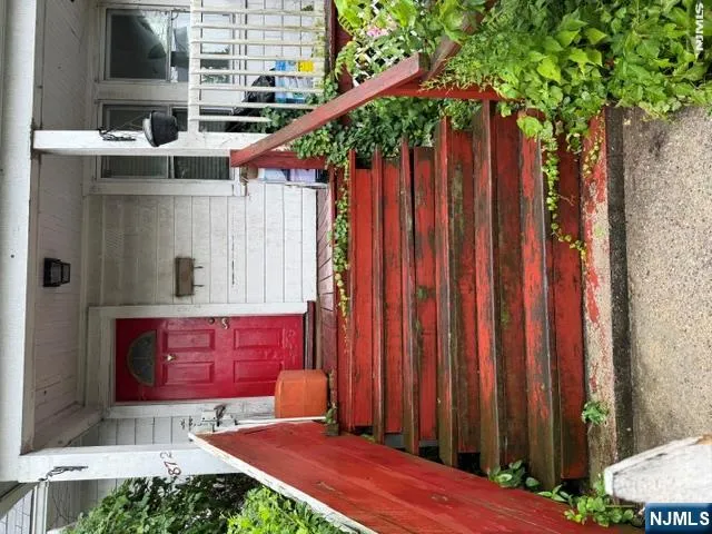 872 Lyons Avenue Irvington, NJ 07111