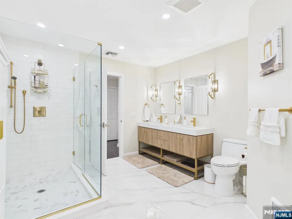 2 Normandy Court Ho-Ho-Kus, NJ 07423