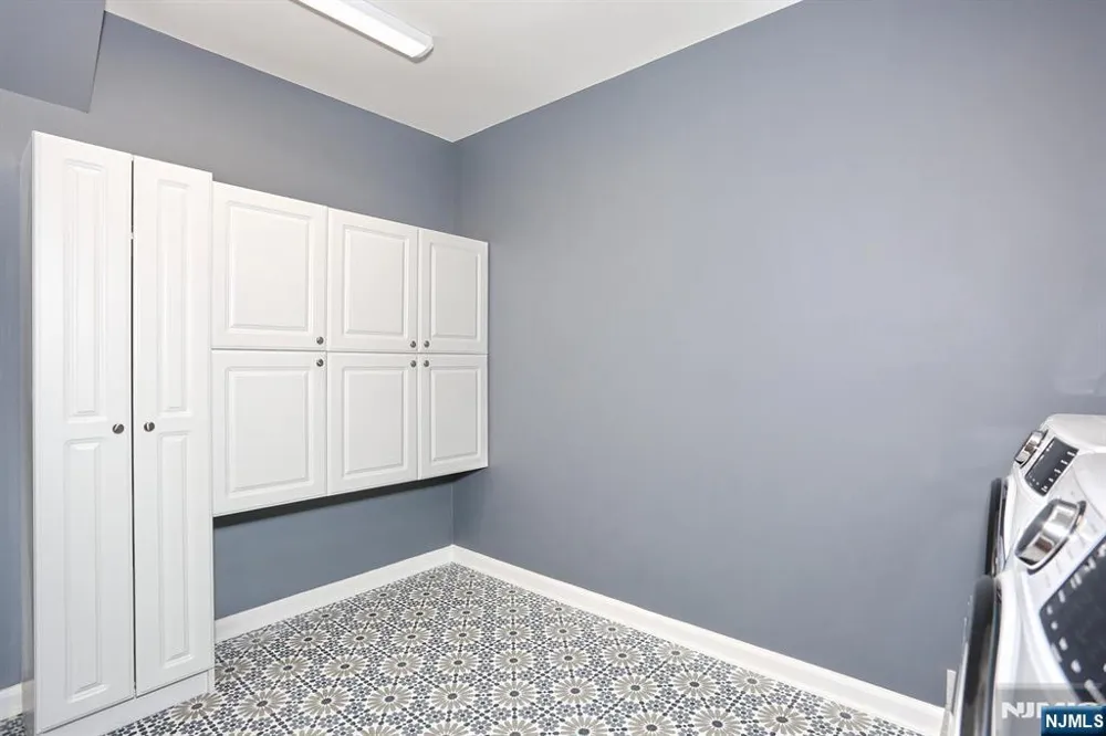 2 Normandy Court Ho-Ho-Kus, NJ 07423