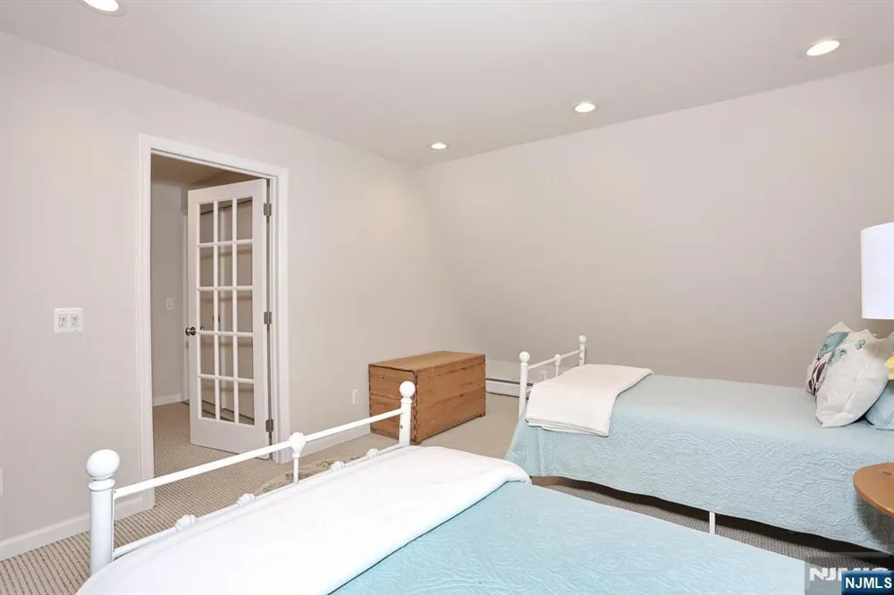 2 Normandy Court Ho-Ho-Kus, NJ 07423