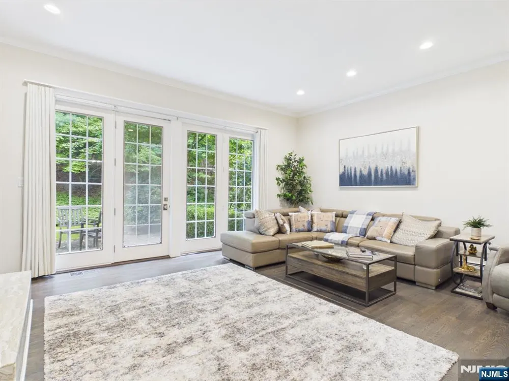 2 Normandy Court Ho-Ho-Kus, NJ 07423