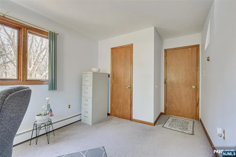 16 Sky Top Road Lebanon, NJ 07865