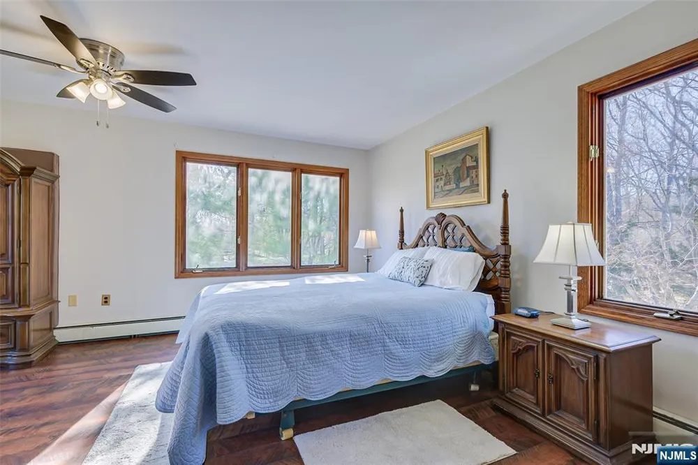 16 Sky Top Road Lebanon, NJ 07865