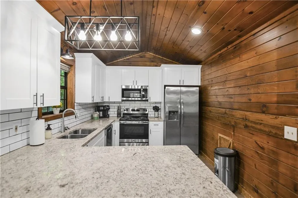 136 Fox Run Drive Blue Ridge, GA 30513