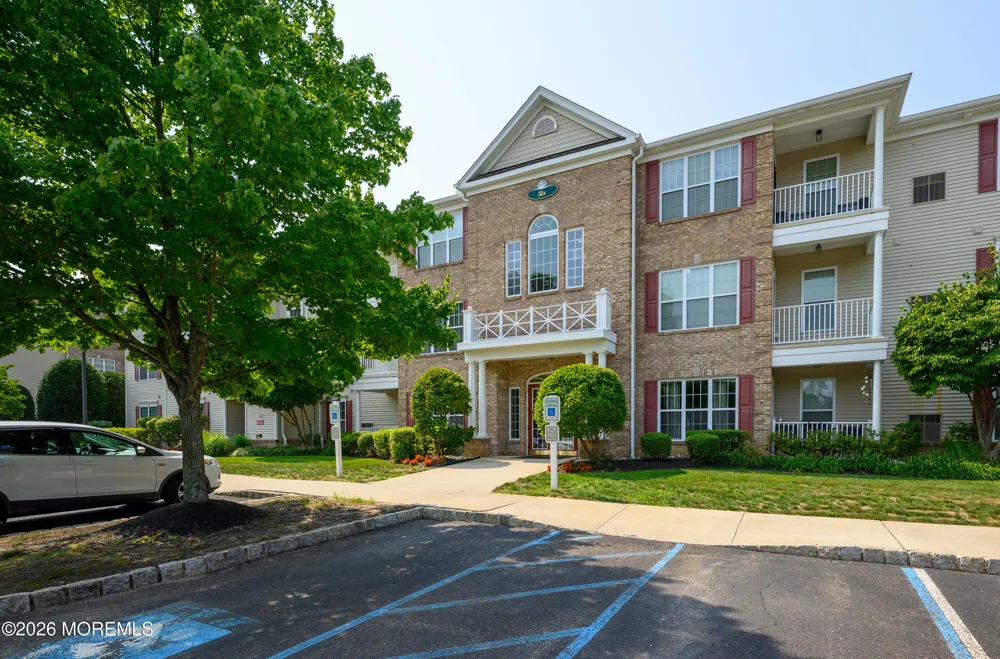 633 Sophee Lane Lakewood, NJ 08701