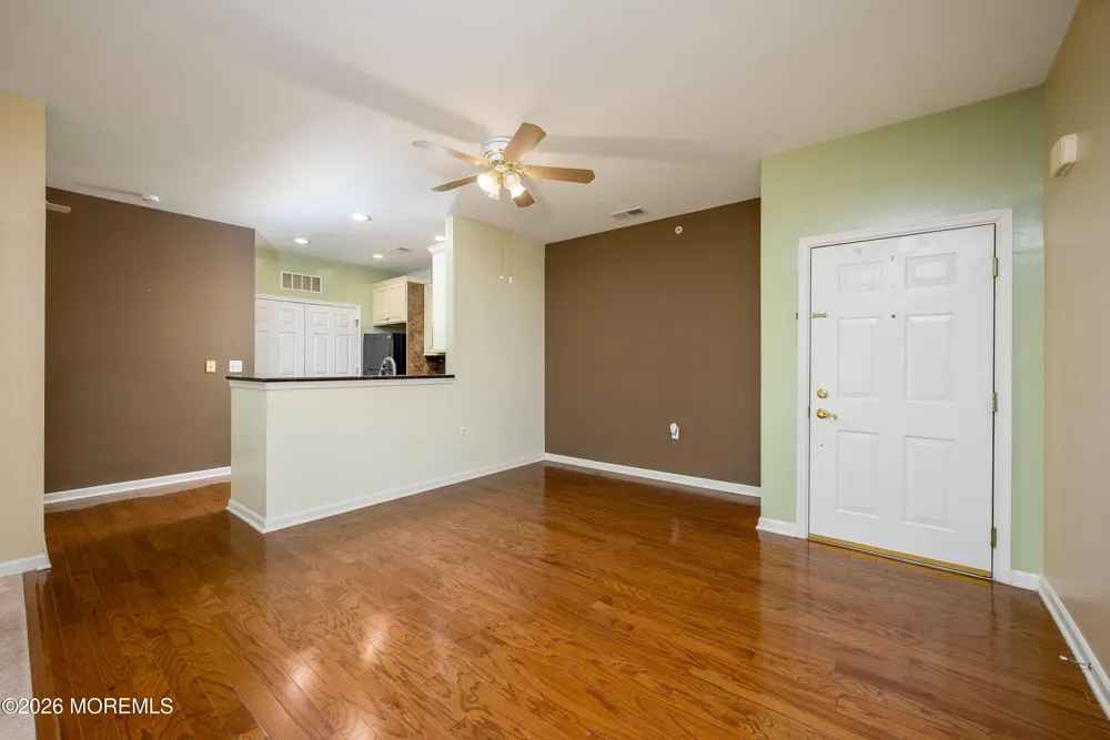633 Sophee Lane Lakewood, NJ 08701