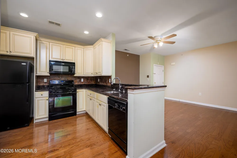 633 Sophee Lane Lakewood, NJ 08701