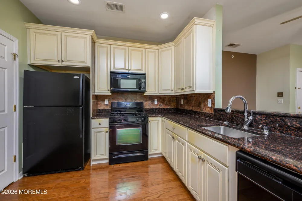 633 Sophee Lane Lakewood, NJ 08701