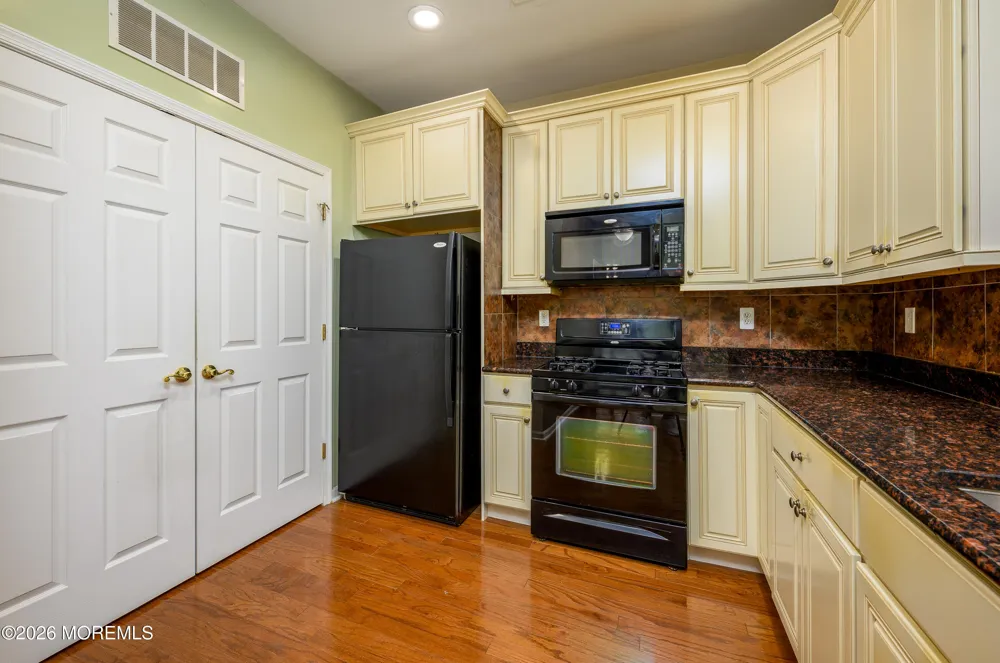 633 Sophee Lane Lakewood, NJ 08701