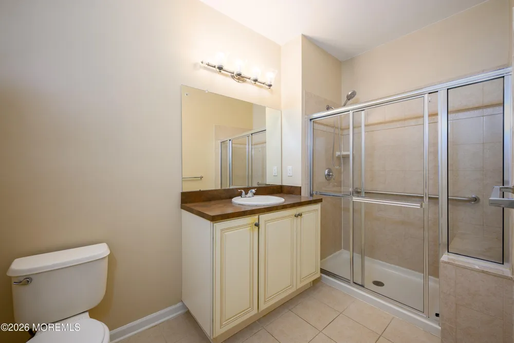 633 Sophee Lane Lakewood, NJ 08701