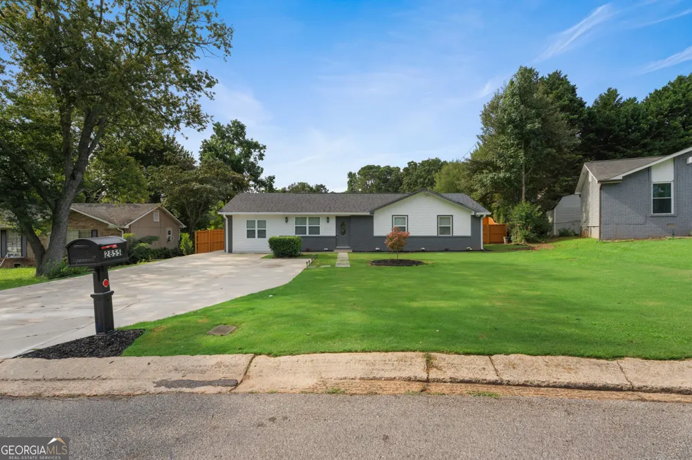 2855 Haddon DR Rex, GA 30273