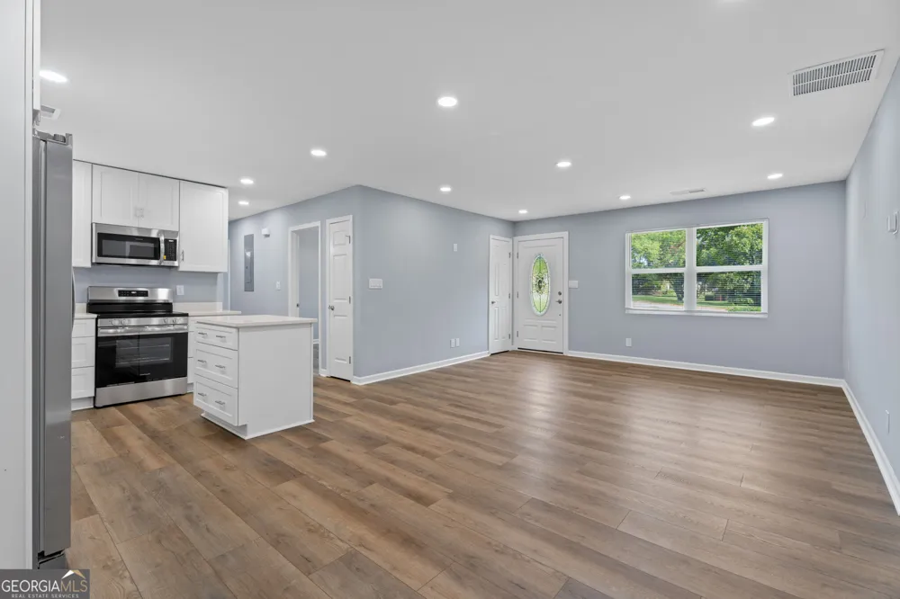 2855 Haddon DR Rex, GA 30273