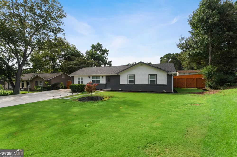 2855 Haddon DR Rex, GA 30273