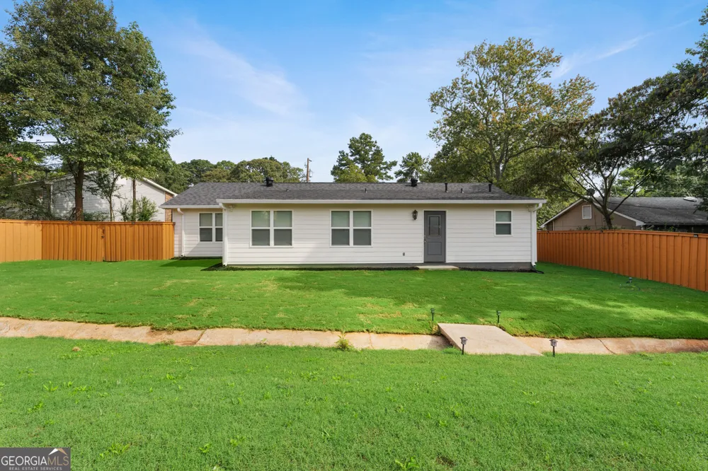 2855 Haddon DR Rex, GA 30273