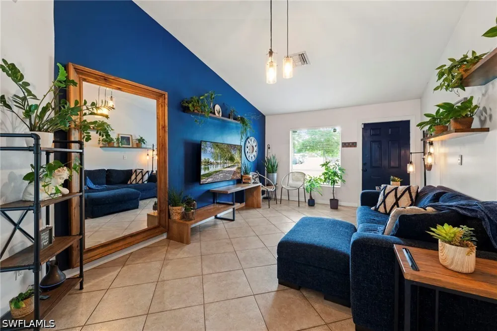 17th Avenue SW Naples, FL 34116