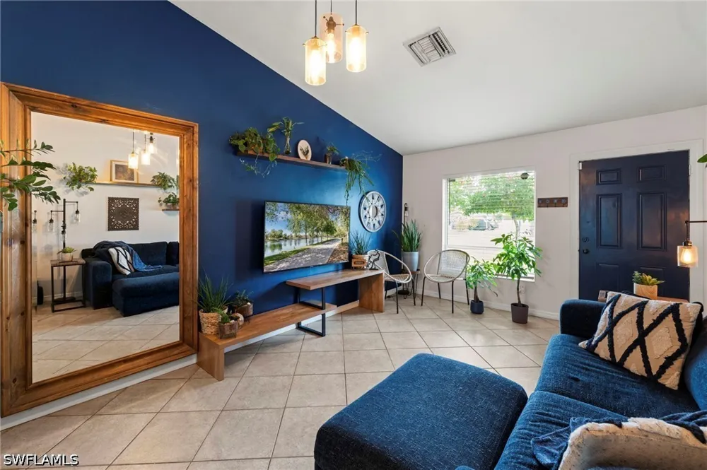17th Avenue SW Naples, FL 34116
