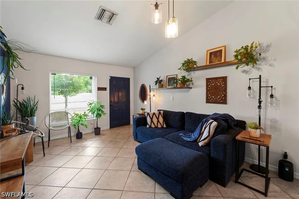17th Avenue SW Naples, FL 34116