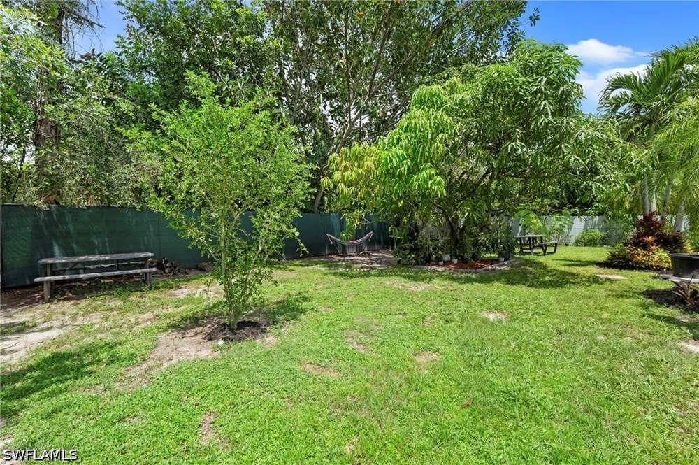 17th Avenue SW Naples, FL 34116