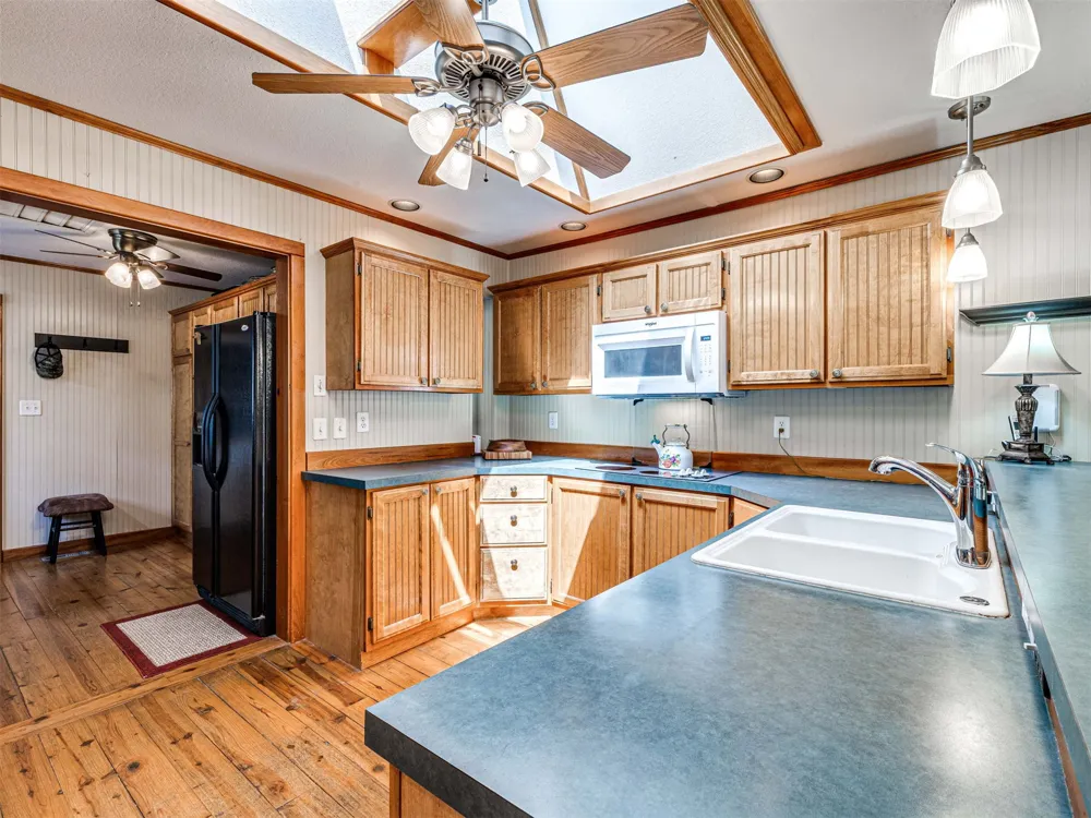 34052 E 703 ROAD Wagoner, OK 74467