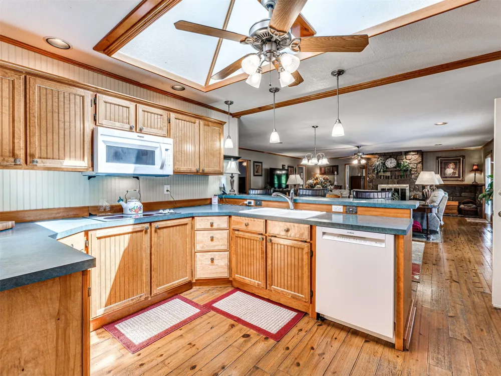 34052 E 703 ROAD Wagoner, OK 74467