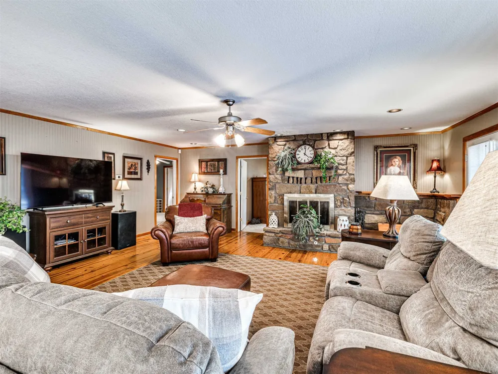 34052 E 703 ROAD Wagoner, OK 74467