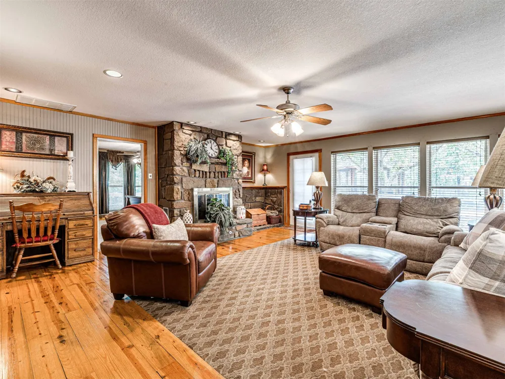 34052 E 703 ROAD Wagoner, OK 74467