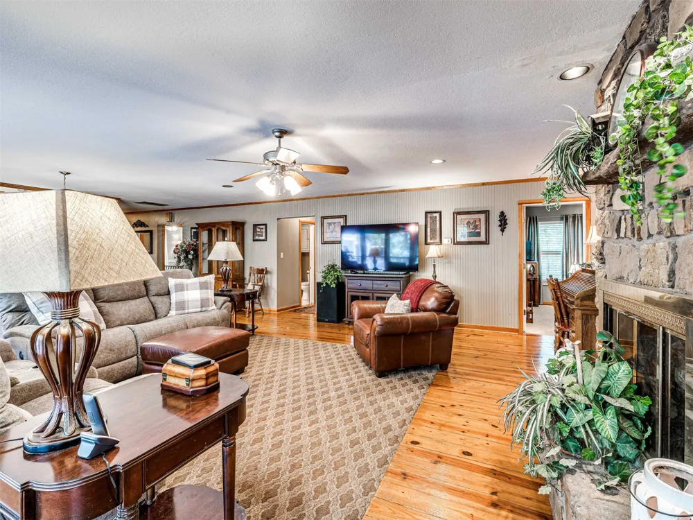 34052 E 703 ROAD Wagoner, OK 74467