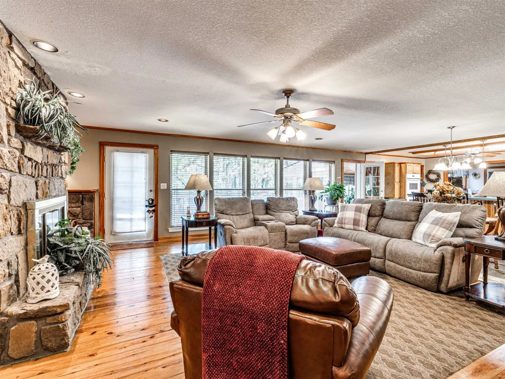 34052 E 703 ROAD Wagoner, OK 74467