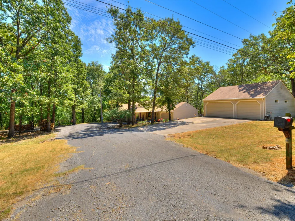 34052 E 703 ROAD Wagoner, OK 74467