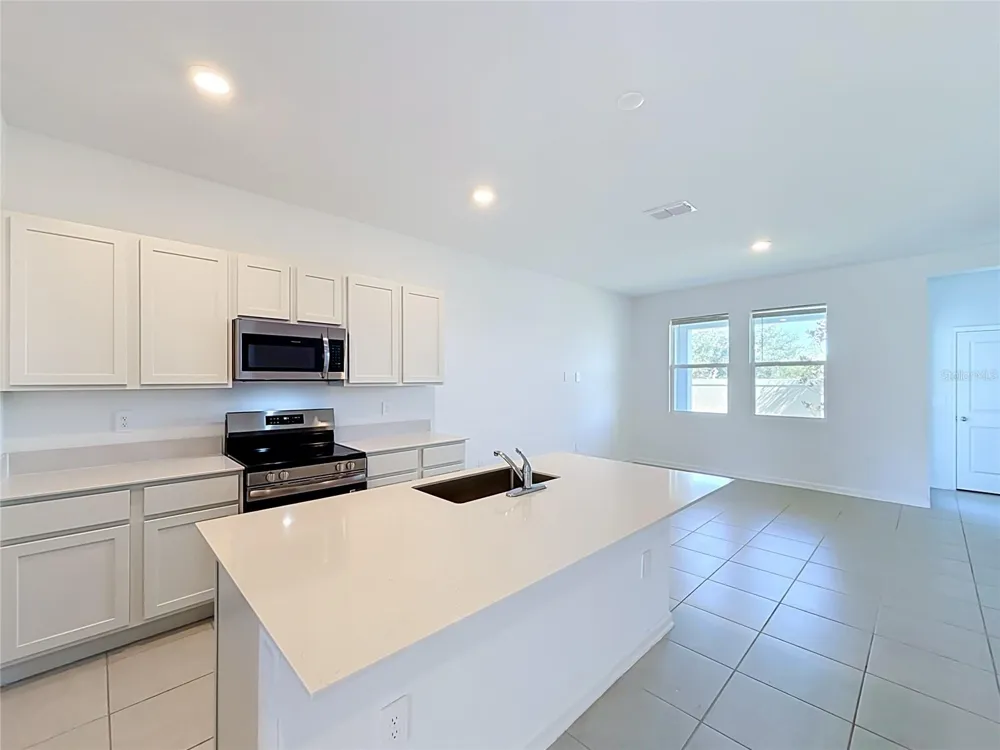 331 SOL VISTA DRIVE Dundee, FL 33838
