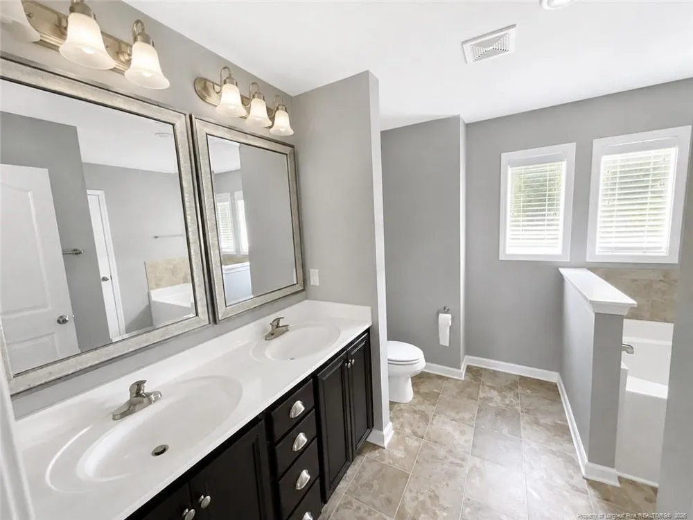 143 Ledgerbrook Lane Raeford, NC 28376