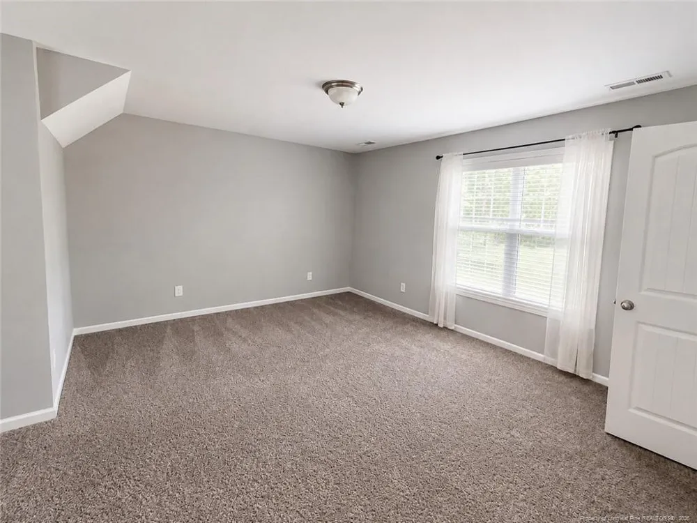 143 Ledgerbrook Lane Raeford, NC 28376