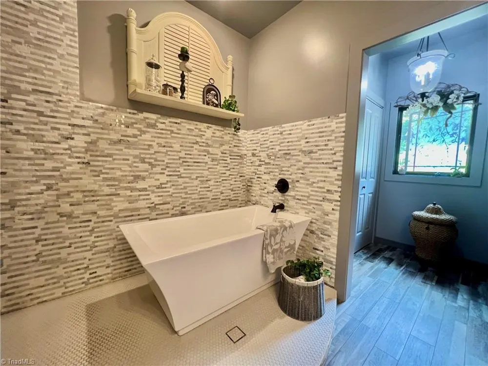 128 Hillside Lane Jefferson, NC 28640