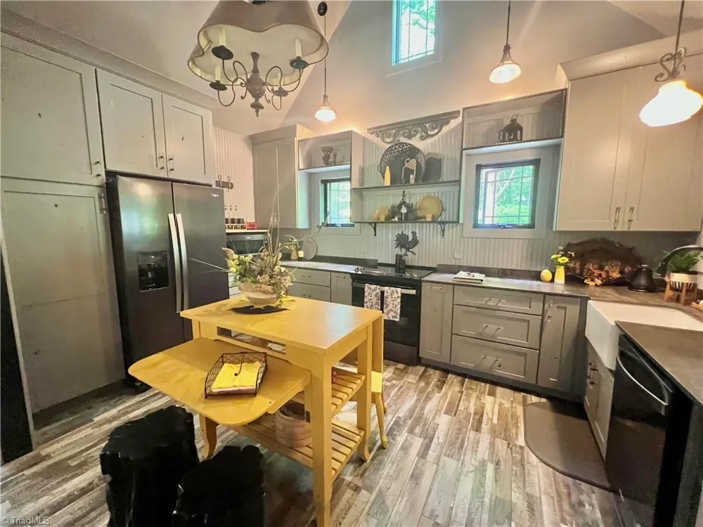 128 Hillside Lane Jefferson, NC 28640