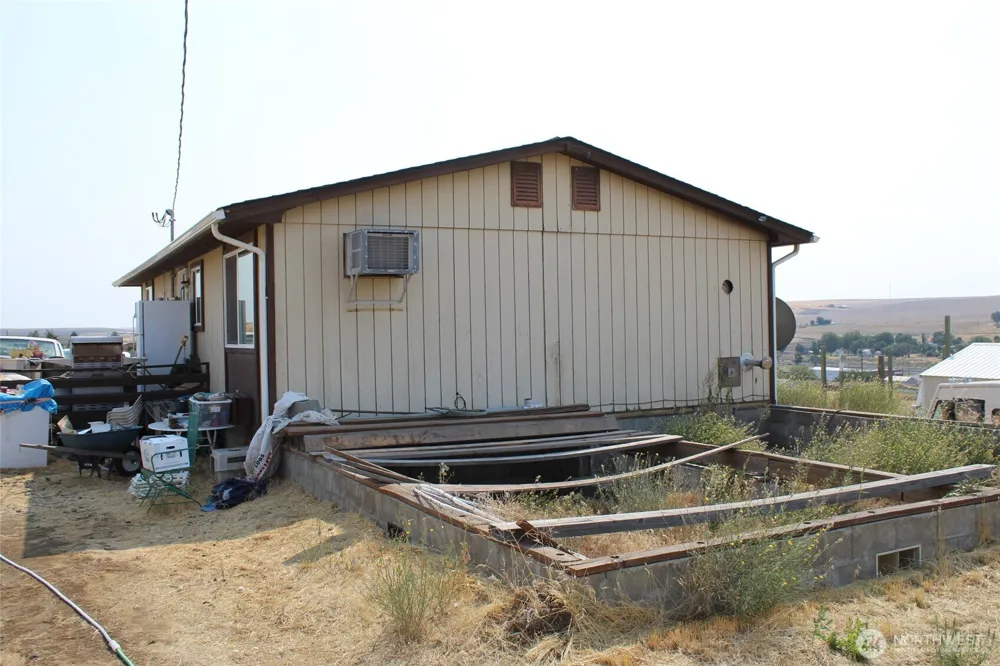602 W Clarence Street Lind, WA 99341